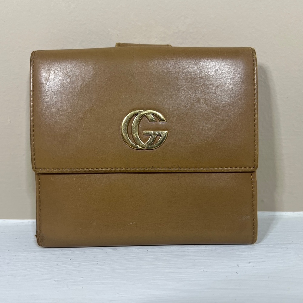 SOLD✨ Gucci Vintage GG Logo Compact Two-Fold Tan Wallet